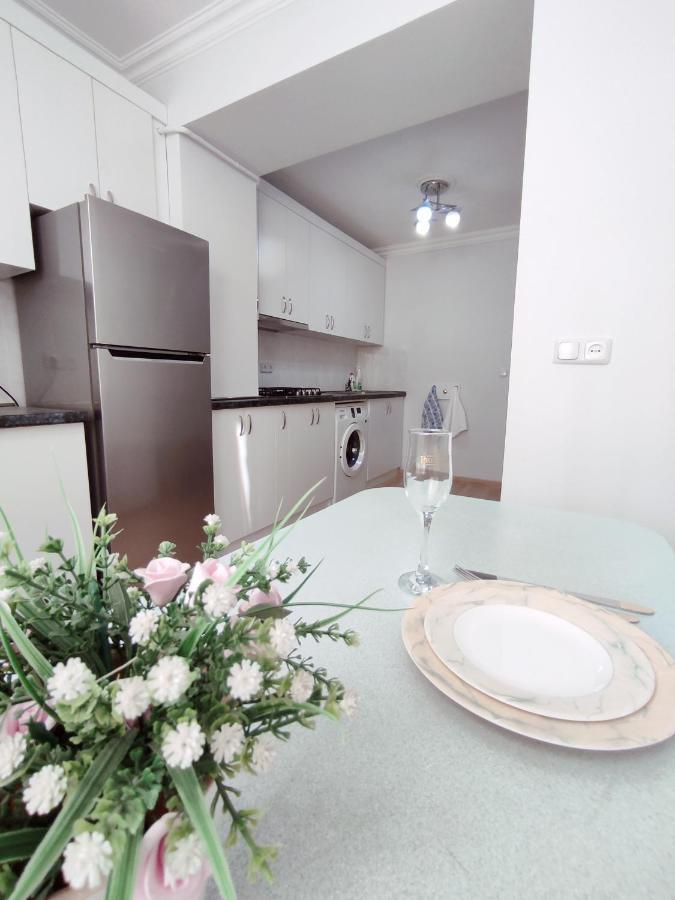 Renovated 1 Bedroom With King Size Bed In Kentron Jerevan Eksteriør billede
