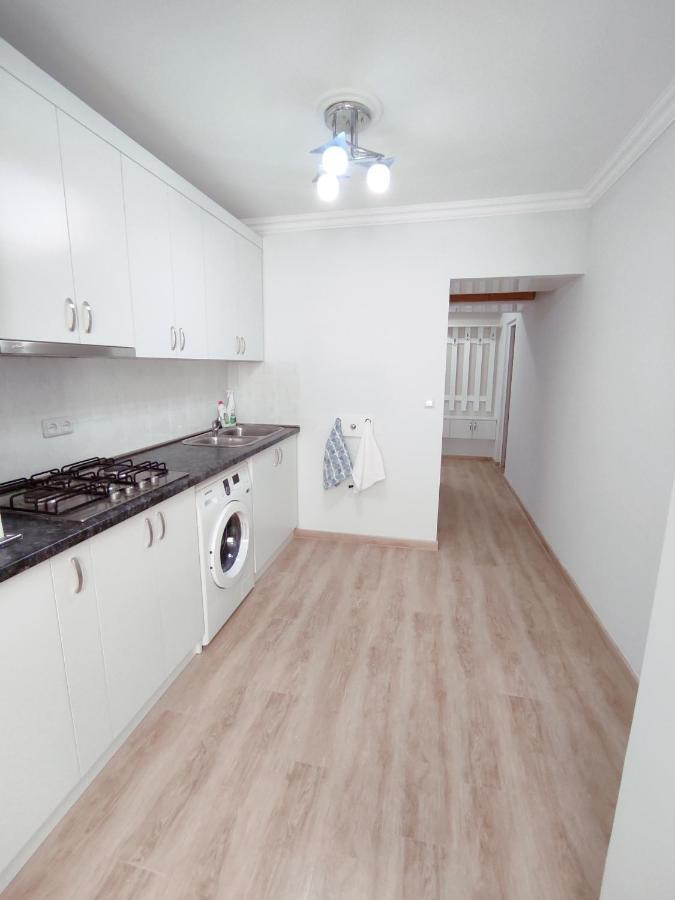 Renovated 1 Bedroom With King Size Bed In Kentron Jerevan Eksteriør billede