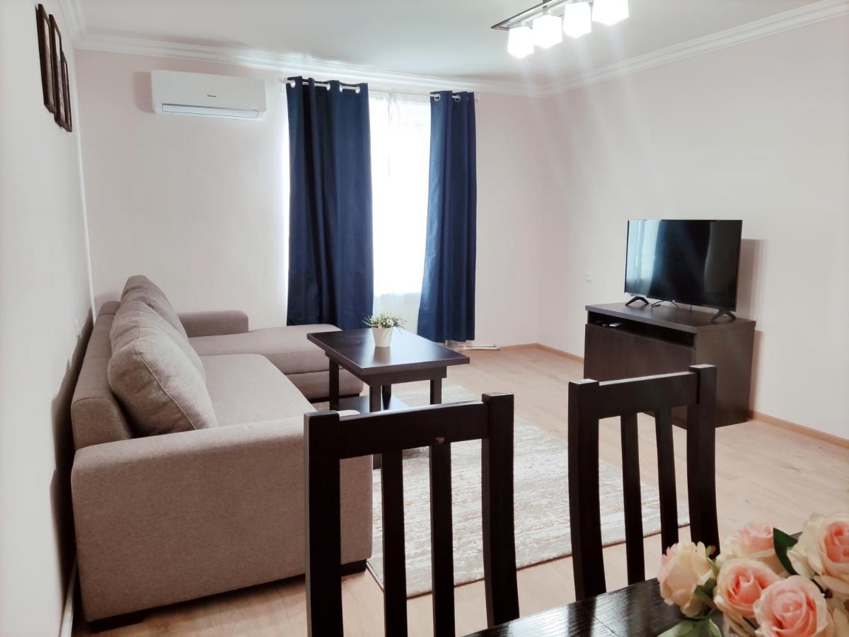 Renovated 1 Bedroom With King Size Bed In Kentron Jerevan Eksteriør billede