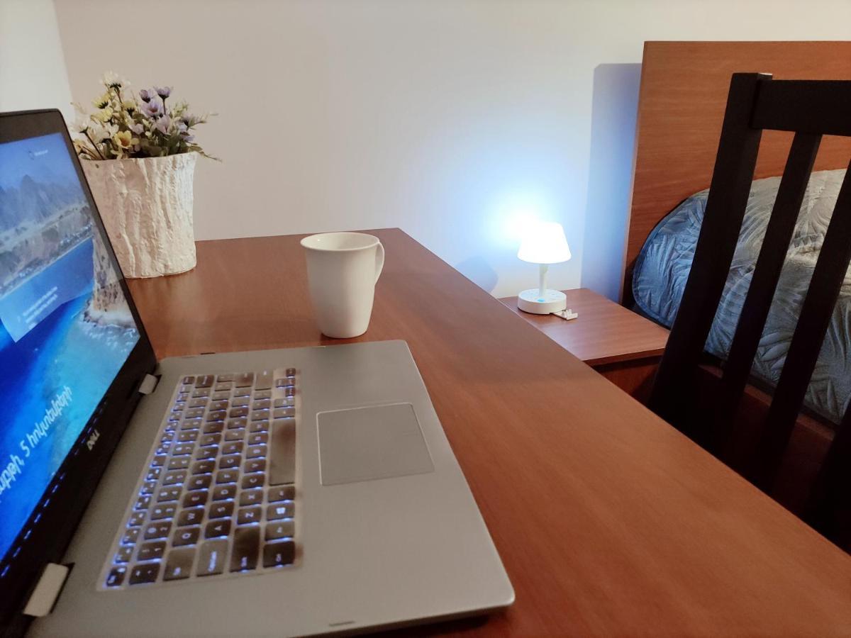 Renovated 1 Bedroom With King Size Bed In Kentron Jerevan Eksteriør billede